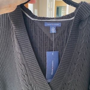 Tommy Hilfiger V-Neck Hooded Sweater.  NWT Black XL
